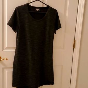 32 degrees Ladies casual dress with pockets.